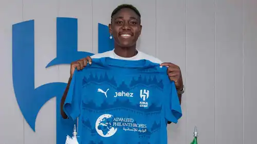 عزيزات أوشوالا لاعبة فريق الهلال السعودي للسيدات