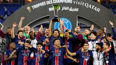 مراسم تتويج باريس سان جيرمان بلقب كأس السوبر الفرنسي