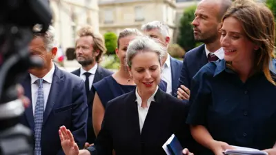   لوسي كاستيس عقب اجتماع الإليزيه