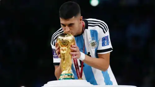 بالاسيوس خلال تتويج الأرجنتين بكأس العالم 2022