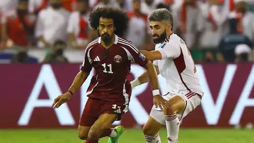 أكرم عفيف في مباراة الإمارات وقطر