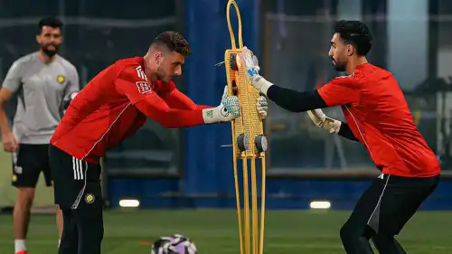 نواف العقيدي وبينتو في تدريبات النصر