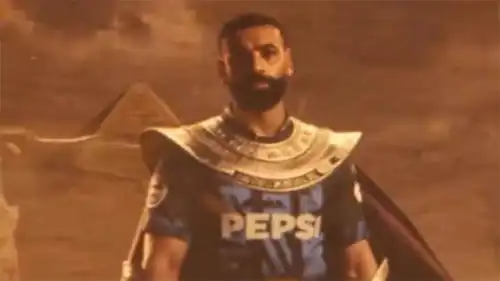 محمد صلاح بالزي الفرعوني