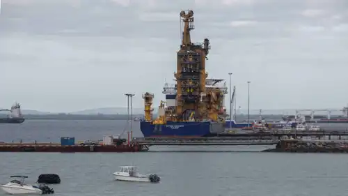 ميناء في موزمبيق