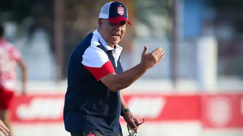 فوزي البنزرتي مدرب الإفريقي التونسي