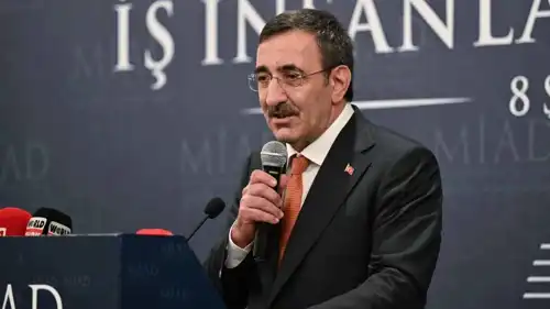 نائب الرئيس التركي جودت يلماز