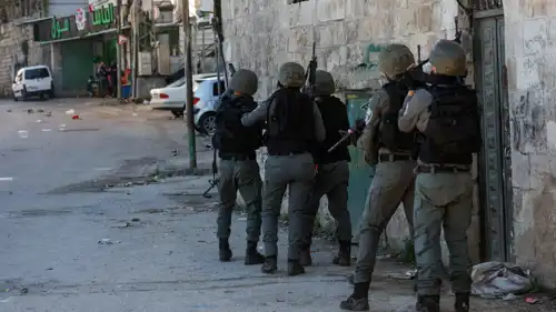 جنود إسرائيليون في نابلس بالضفة الغربية