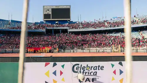 جماهير الأهلي في استاد القاهرة قبيل مواجهة الجيش الملكي