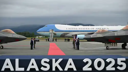 طائرة ترامب في ألاسكا