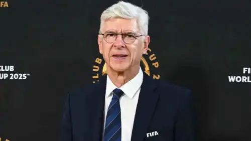 آرسين فينغر مدرب آرسنال الإنجليزي السابق