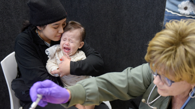 طفل مصاب بمرض الحصبة