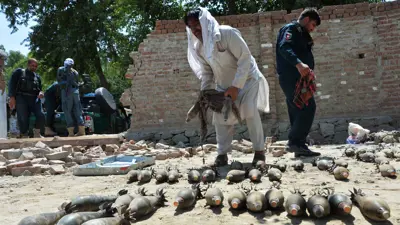 قذائف ضبطها الأمن الأفغاني