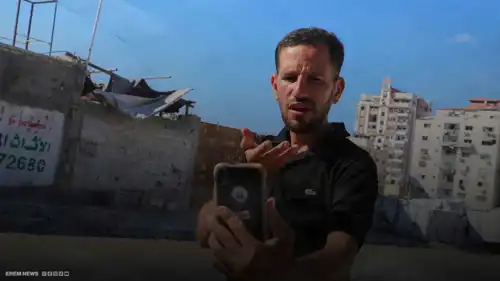 مراسل أصمّ ينقل مأساة غزة