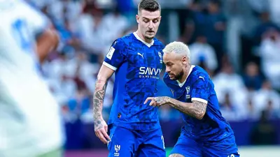 نيمار في مباراة الهلال والاستقلال