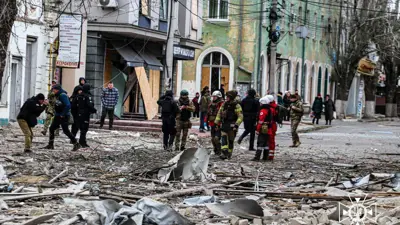 غارة روسية على مبنى في خيرسون