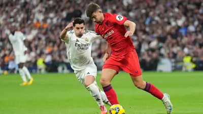 كيكي سالاس نجم إشبيلية