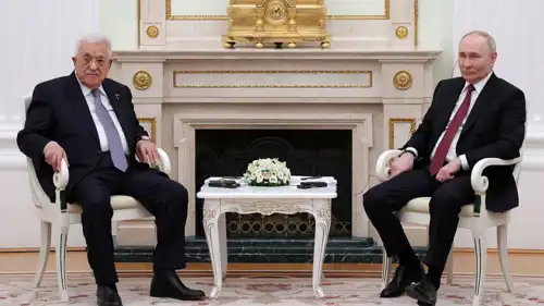 الرئيس الروسي فلاديمير بوتين ونظيره الفلسطيني محمود عباس