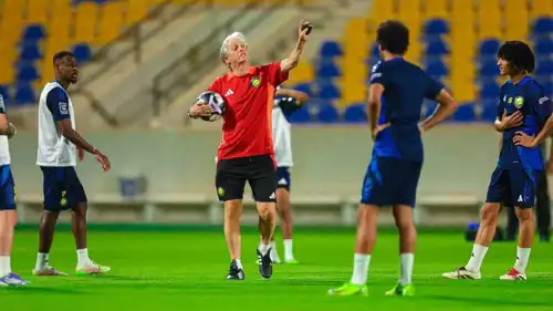 جورجي جيسوس يقود تدريبات النصر