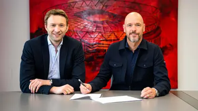 تين هاغ مع المدير الرياضي لليفركوزن