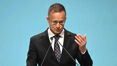 وزير الخارجية المجري بيتر سيارتو