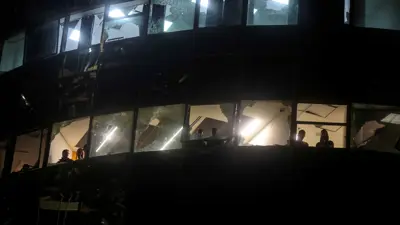 مبنى متضرر من هجوم "حزب الله" في رمات غان