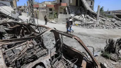 من موقع غارة إسرائيلية سابقة على جنوب لبنان