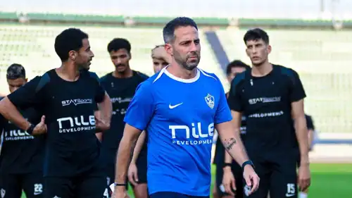 يانيك فيريرا مع لاعبي الزمالك