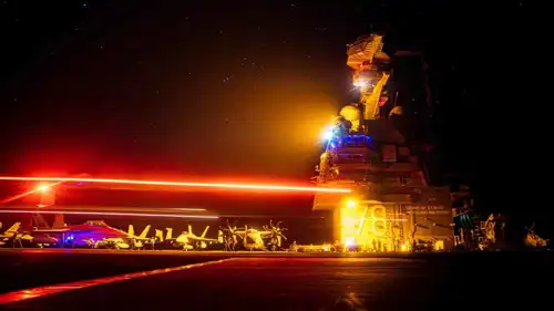 حاملة طائرات أمريكية في الشرق الأوسط