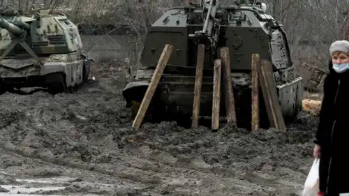 دبابات روسية غارقة في الوحل في أوكرانيا