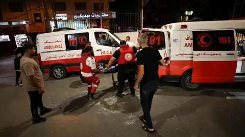 الهلال الأحمر الفلسطيني يسعف مصابًا برصاص الجيش الإسرائيلي بالضفة الغربية