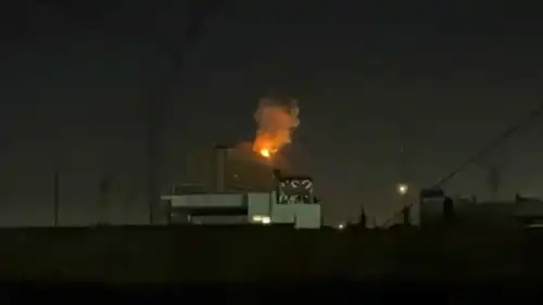 لحظة استهداف السفارة العراقية في بغداد 