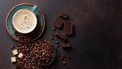 القهوة والشوكولاتة الداكنة