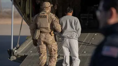 من ترحيل الولايات المتحدة لمهاجرين