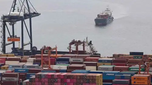  سفينة شحن تابعة لشركة شحن إيرانية