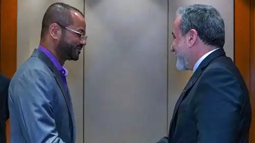 وزير الخارجية العماني ونظيره الإيراني 