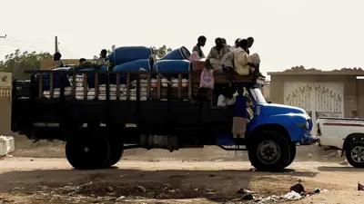 عائلات نازحة في السودان