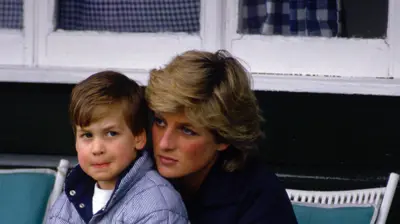 الأمير ويليام مع أمه الأميرة ديانا