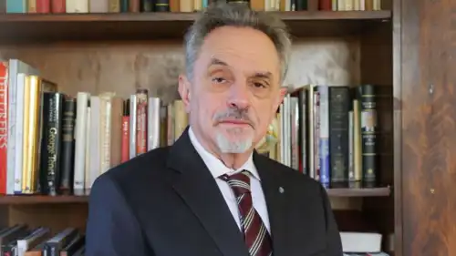 الدبلوماسي الأمريكي السابق، السفير باتريك ثيروس