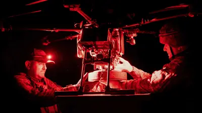 جنود أوكرانيون من سرب الطائرات المسيرة