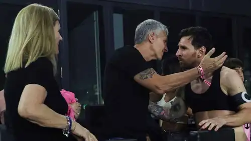 ميسي رفقة عائلته