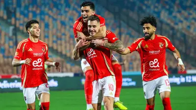 الأهلي يتخطى طلائع الجيش