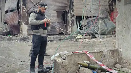 الأمن الداخلي السوري يفكك متفجرات في حي الشيخ مقصود بحلب