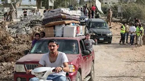 نازحون لبنانيون يعودون لبلداتهم