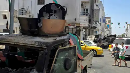 آثار اشتباكات سابقة في العاصمة الليبية طرابلس