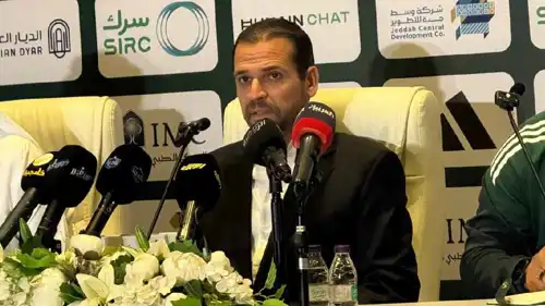روي بيدرو المدير الرياضي بالأهلي السعودي في مؤتمر صحفي ا