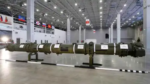 عرض أحد مكونات نظام صواريخ كروز SSC-8/9M729 في موسكو