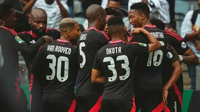 لاعبو أورلاندو بايرتس  يحتفلون بالفوز على شباب بلوزداد