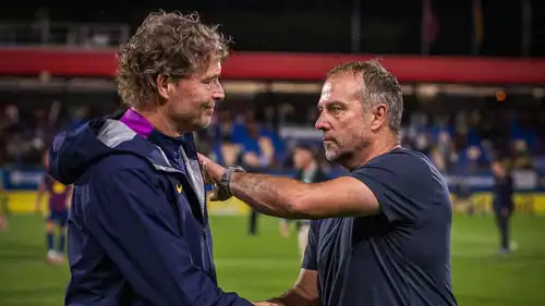 هانزي فليك ومساعد ماركوس سورج