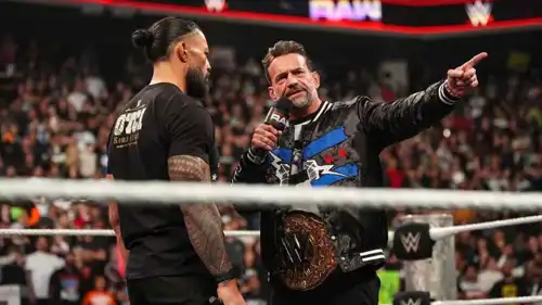 من نزال رومان رينز وسي إم بانك