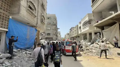 سيارات إسعاف تتجه لموقع غارات إسرائيلية في غزة